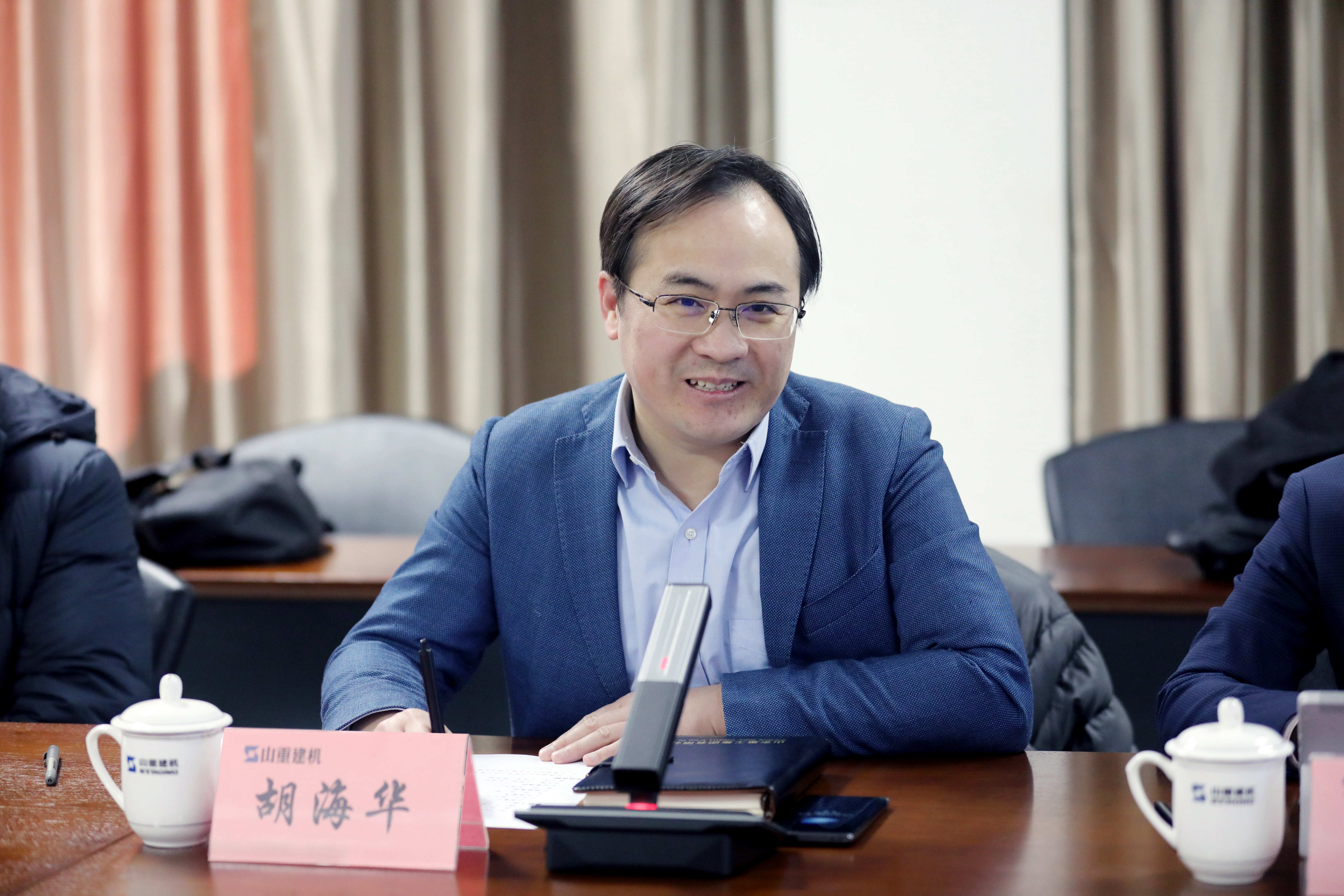 山东重工集团党委委员胡海华一行莅临山重建机调研指导